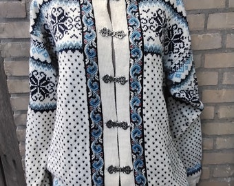 Nordstrikk vintage fair isle tricoté cardigan blanc bleu, nordique unisexe, pull en laine skybleu, taille XL, pull scandinave Jumper