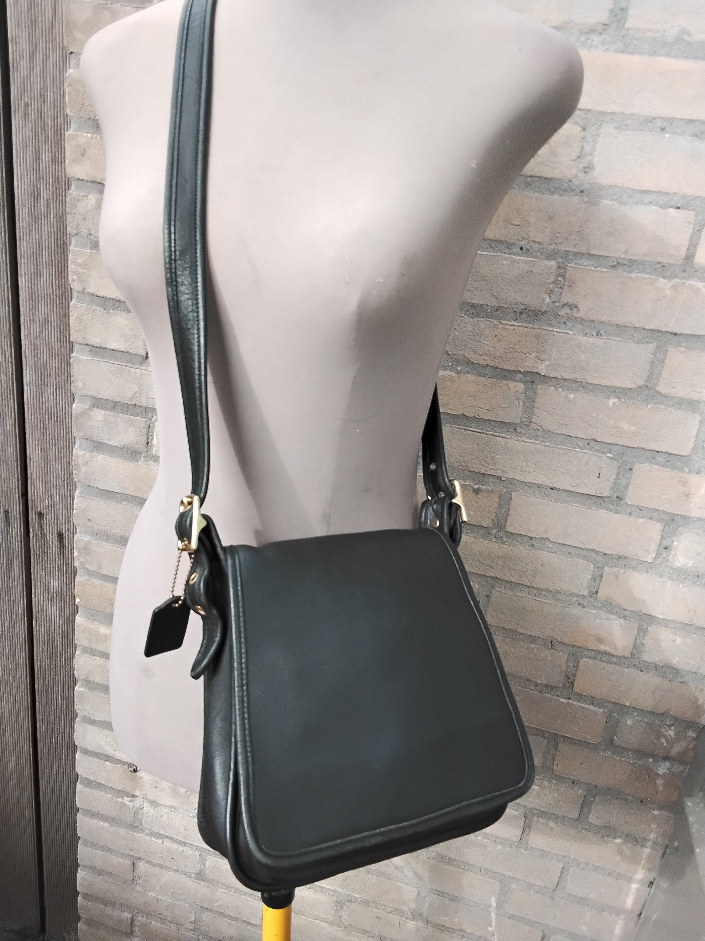 Vintage Authentic COACH Black Legacy Studio Leather Flap Vintage Authentic COACH Black Legacy Studio Leather Flap