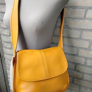 バッグ Old Coach Ergo Zip Shoulder Bag Yellow Vintage Coach Ergo Zip Bag 9025, Yellow, Large - Etsy