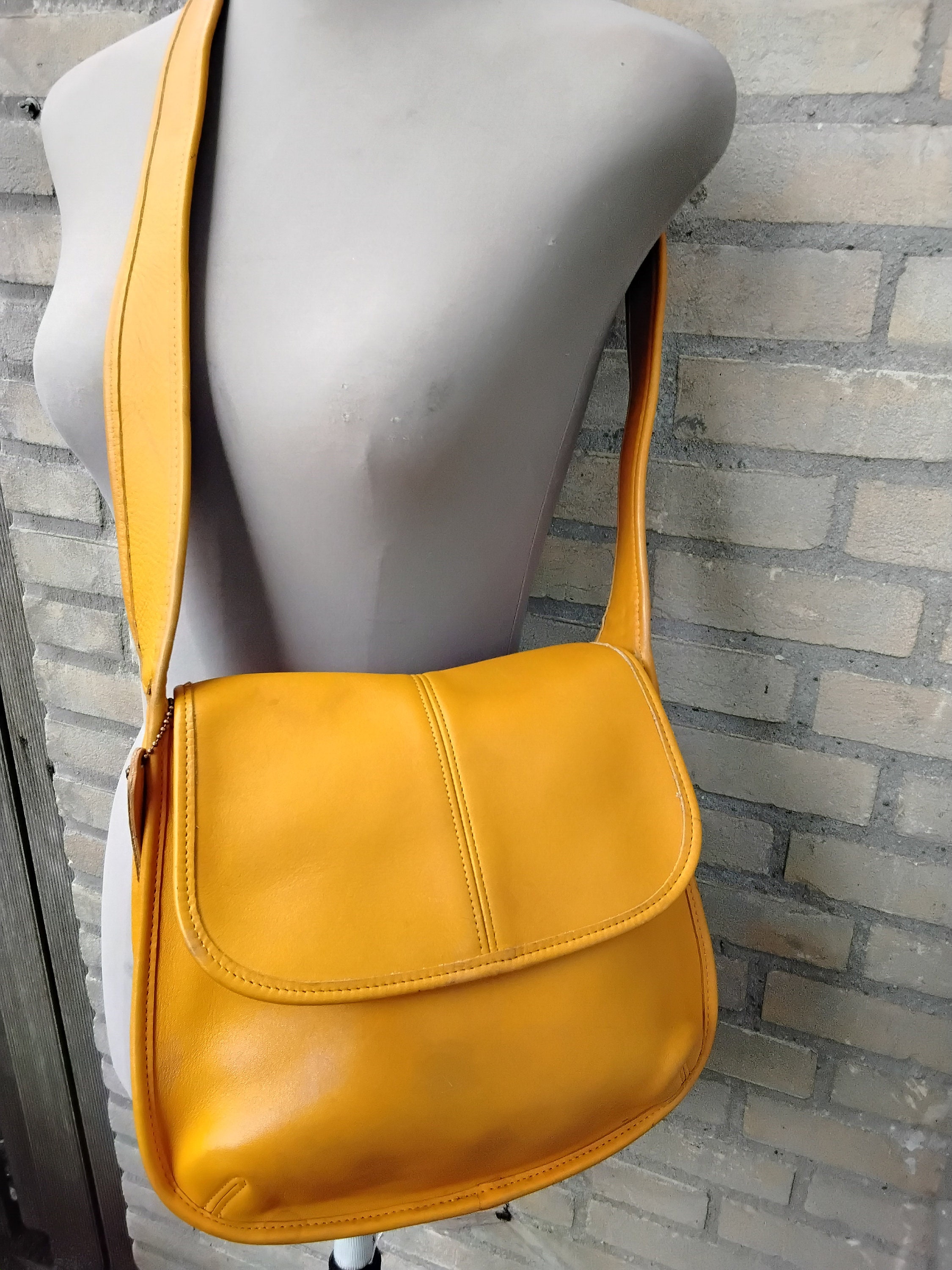 COACH Mustard Yellow Ergo Flap Puse Handbag Shoulder COACH Mustard Yellow Ergo Flap Puse Handbag Shoulder