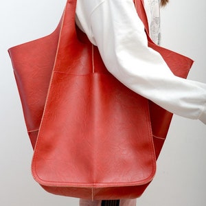 Oversized tote bag