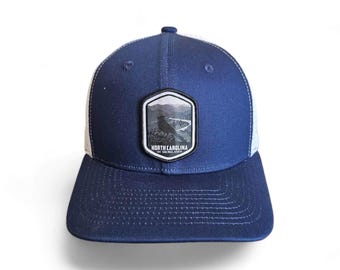 Gorra de camionero con cierre a presión de North Carolina Tar Heels con parche bordado - Gorra de malla unisex de regalo