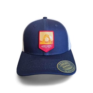 Arches National Park Snapback : casquette d&#39;aventure en plein air en filet pour les amoureux de la randonnée et de la nature