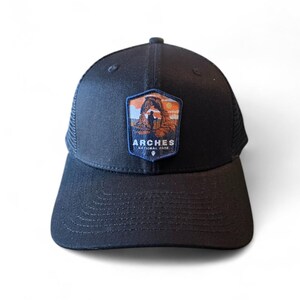 Arches National Park Trucker Hat : casquette snapback d&#39;extérieur élégante pour hommes et femmes aventuriers