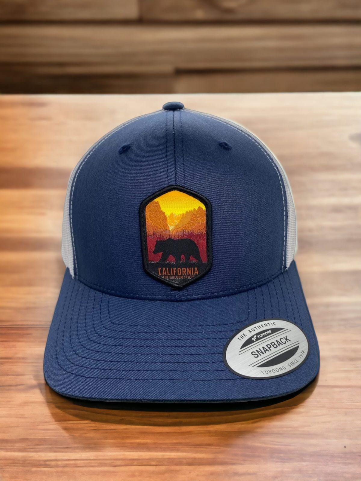 California Mesh Trucker Hat: Vintage-style Snapback Baseball  display picture 2