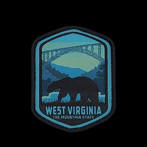 Broderad lapp med bergsstatsmotiv från West Virginia - Souvenir, resetillbehör, samlartillbehör, vandringsutrustning