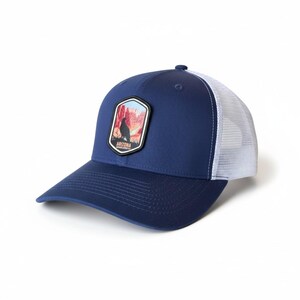 Czapka typu trucker z naszywką Arizona Raven Patch – pamiątka z Wielkiego Kanionu