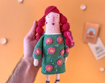 Patrón de crochet - Janice la maestra de escuela (archivo PDF)