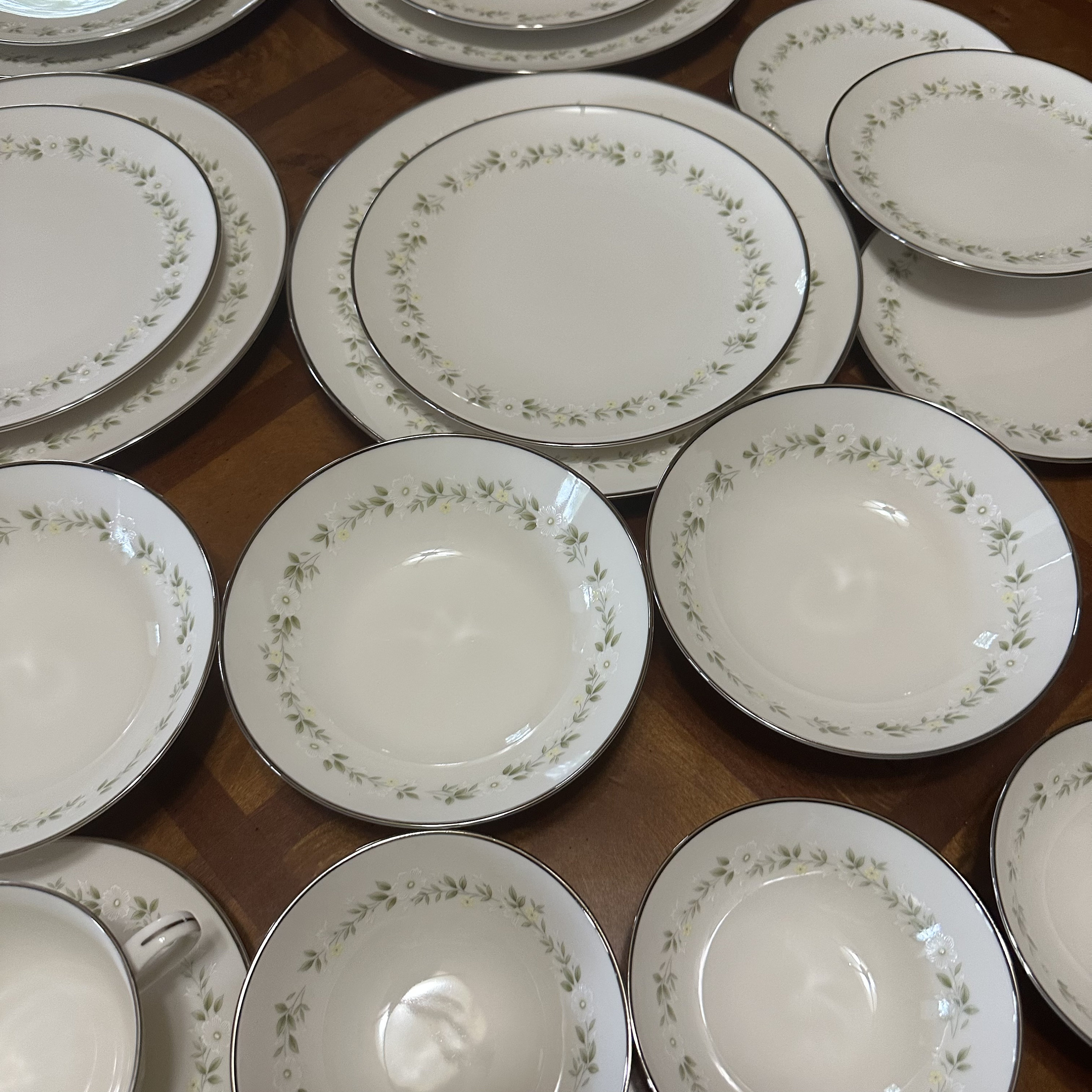 Vintage Mid Century Noritake Ivory Cornelia Japan White  Vintage Mid Century Noritake Ivory Cornelia Japan White Floral 4 Cups & Saucers main image 0