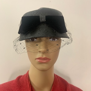 Vintage 1950’s Mid Century Black Pillbox Hat With Netting Veil Jackie Kennedy Formal Classic