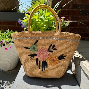 Vintage Rattan Straw Wicker Lined Raffia Flowers Bag Purse Coastal Grandma Garden Boho Basket Decor