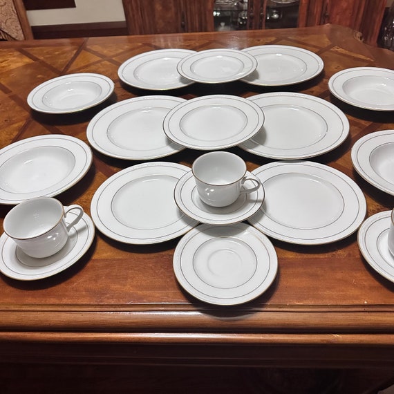 Vintage Discontinued Noritake Whitescapes Lockleigh #4061 White