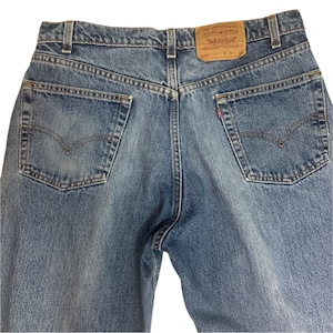 Vintage Levi’s 550 Relaxed Fit Made In The USA 100% Cotton Blue Denim Jeans
