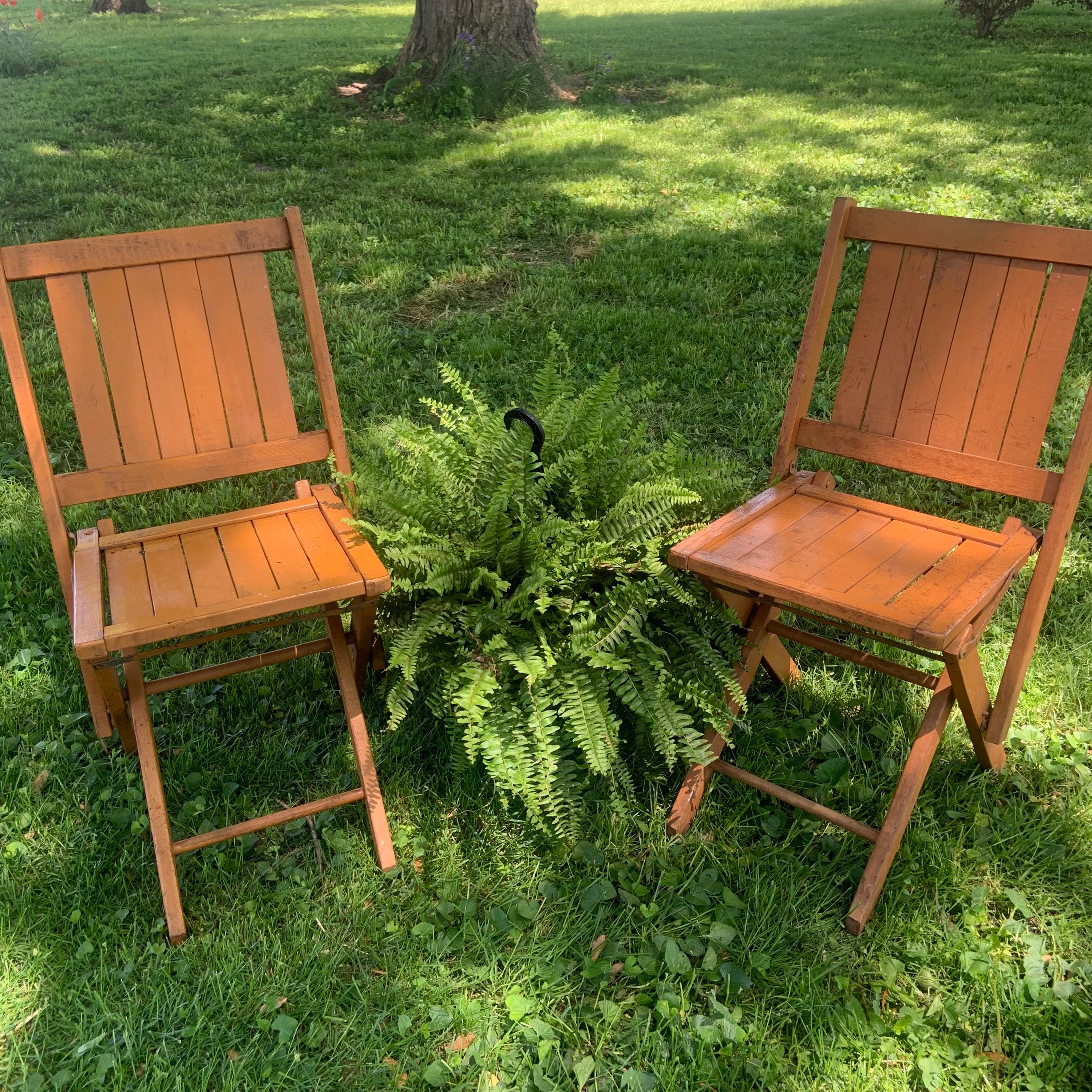 Mid Century American Seating Metal Folding Chair Curved