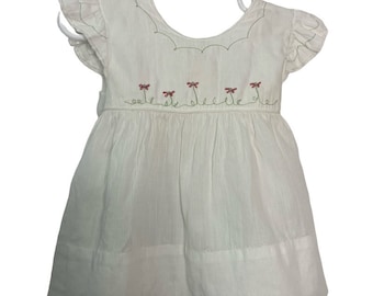 Vintage 50’s Nanette Baby 12-18 Month White Pinafore Dress Red Floral Embroidered Baby Shower Gift Easter Dress