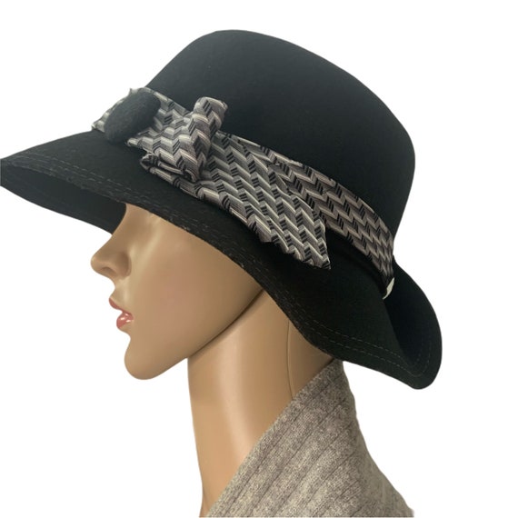 Vintage 60’s Mid Century Black Gray Wool Cloche Boho Fashion Hat Vintage 60 main image 4