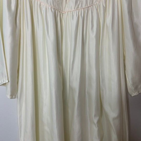 Vintage 1970’s Barbizon Cream Long Satin Nightgow… - image 3