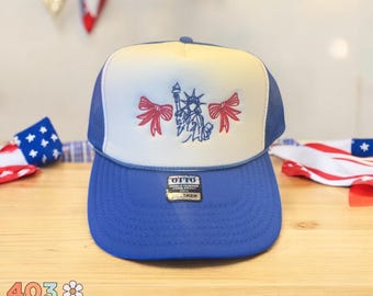 Statue of Liberty Bow Trucker Hat – Embroidered USA Cap