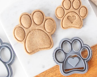 PAW Shaped Dog Cookie Cutter,  Paw Print Dog Cookie Cutter with heart, Large Biscuit Stamp, Puppy Treat, Pet Treats Homemade, Dog Lover Gift