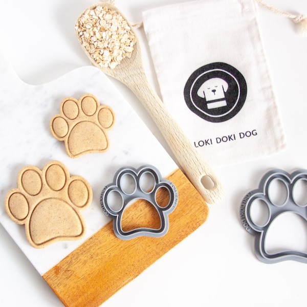 PAW Shaped Dog Cookie Cutter,  Paw Print Dog Cookie Cutter with heart, Large Biscuit Stamp, Puppy Treat, Pet Treats Homemade, Dog Lover Gift