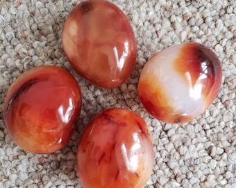 Karneol Handstein: Wurzelchakra Kristall
