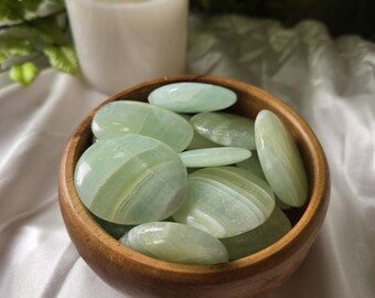 Green Onyx Palm Stone, Calming Worry Stone (26-37mm)