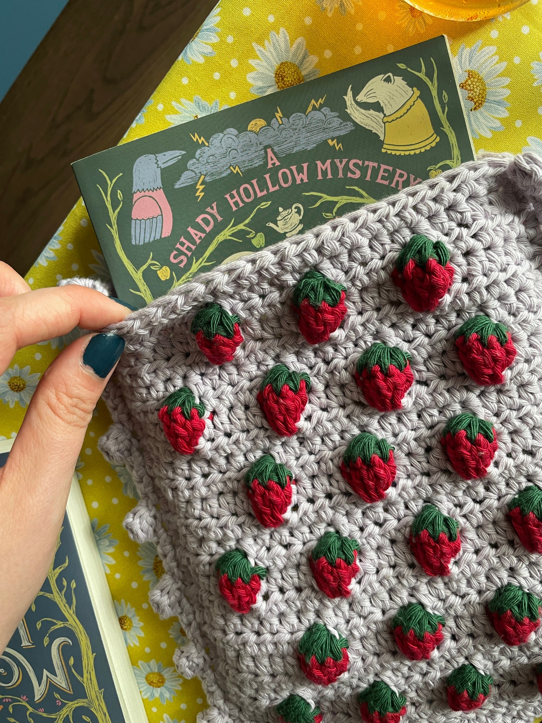 Strawberry Book Sleeve Crochet Pattern / Crochet Book Cover