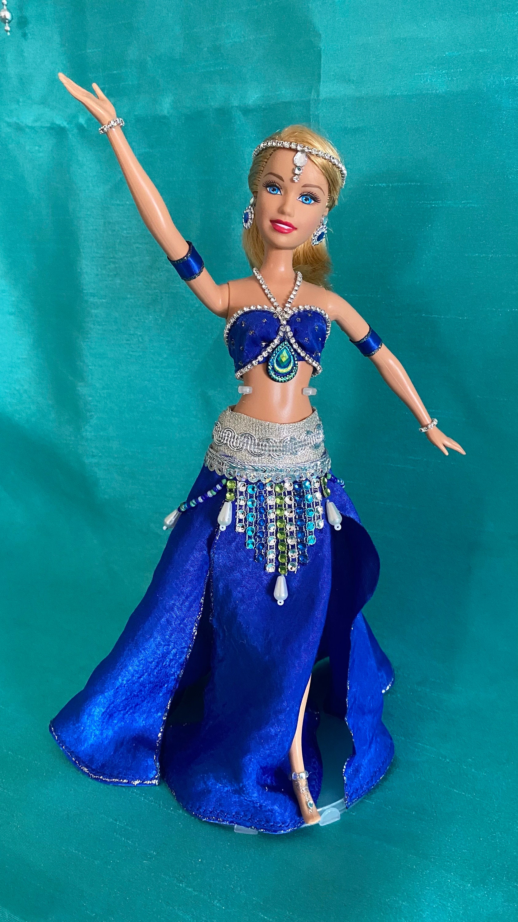 Handmade Belly Dancer Doll: Decorative Bollywood Fashion