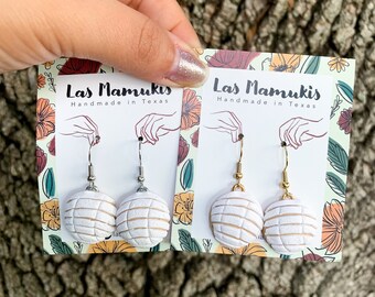 Pendientes grandes de concha blanca / Pendientes de pan dulce mexicano / Pendientes de comida en miniatura / Pendientes de arcilla polimérica hechos a mano / Sin níquel