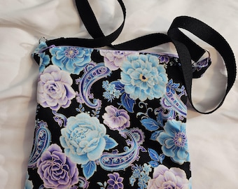 Cross Body Bag/Purse/Tote with inside pocket and zipper closure