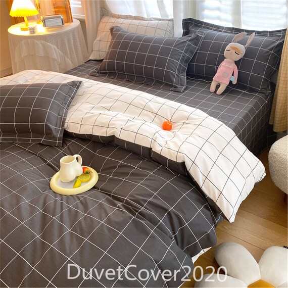 Black and 2024 white quilt cover