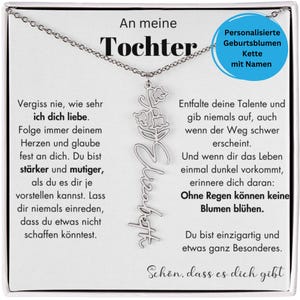 Puede incluir: Un collar plateado con un colgante floral que deletrea "Elizabeth". El collar se muestra en una tarjeta blanca con texto en alemán, incluyendo "An meine Tochter" y "Ohne Regen können keine Blumen blühen."