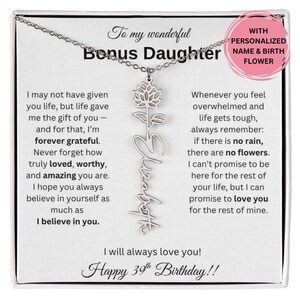 39. Geburtstagsgeschenk für Bonus Tochter - Personalisierte Geburtsblumen Namenskette mit Nachrichtenkarte - Bedeutungsvoller Schmuck von Bonus Mama oder Papa