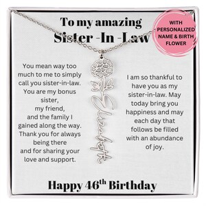 Cadeau de 46e anniversaire pour belle-sœur, collier fleur de naissance avec message, cadeau bijoux personnalisés pour belle-sœur d'anniversaire