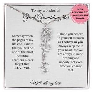 Op de afbeelding: Een zilveren ketting met een bloemhanger en de naam "Elizabeth" in sierlijke letters. De ketting wordt gepresenteerd op een witte kaart met de tekst "To my wonderful Great Granddaughter".