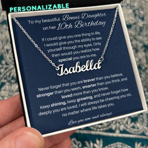 10. Geburtstagsgeschenk für Bonus Tochter, Stieftochter Namen Halskette mit Nachrichtenkarte, personalisierter Schmuck für Bonus Tochter Geburtstag
