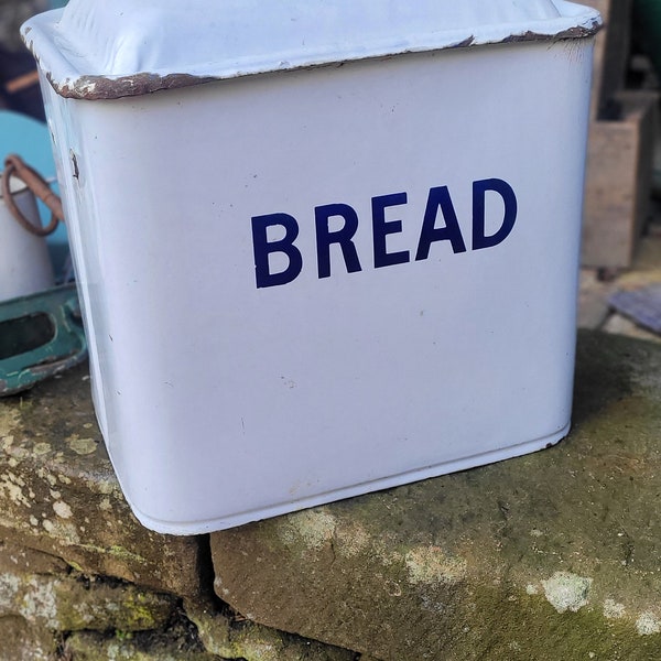 Vintage bread bin, Enamelware, White enamelbread bin, Large bread tin