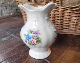 Vintage flower vase, Flower vase, China pot, White vase