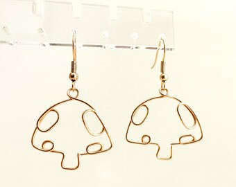 ゴールドの抽象的なキノコ/キノコのワイヤーイヤリングデザイン