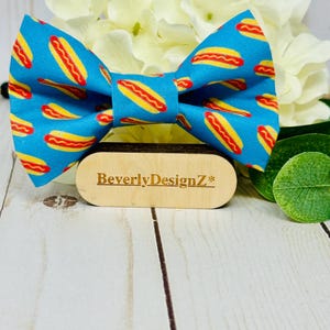 Hot Dog BowTie, Blue hot dog Bow Tie , Gift for Puppy & Dog Mom, Cat Bowtie, Dog Collar Bow, Large Dog Bow tie, Small boy dog bow