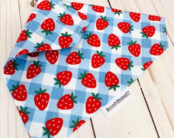 Bandana vichy pour chien, fraises sur le collier vichy bleu à enfiler pour animal de compagnie, grand bandana à enfiler pour chien, très petit bandana à enfiler pour chat