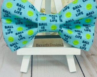 Noeud papillon bleu pour chien, Noeud papillon boule pour chiens, cadeau pour chiot et maman de chien, noeud de collier de chien, grand noeud papillon garçon, noeud pour chien petit garçon, noeud balle de tennis
