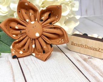Fleur pour collier de chien, fleur à enfiler, collier fleur marron pour chien et chat, noeud de collier pour chien fille, fleur de collier de chat, noeud fleur d'automne