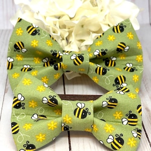 Bees Bow tie for Dogs, Bees Dog Accessory, Puppy gift, Bees Dog Collar Bow Boy Dog Bowty, Cat bow, Pet Bow ties,X-Small to Large sizes