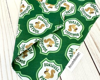 Bandana vert écureuil pour chien, bandana à enfiler pour animal de compagnie, grand bandana à enfiler pour chien, très petit bandana à enfiler pour chat, écharpe amusante pour animal de compagnie
