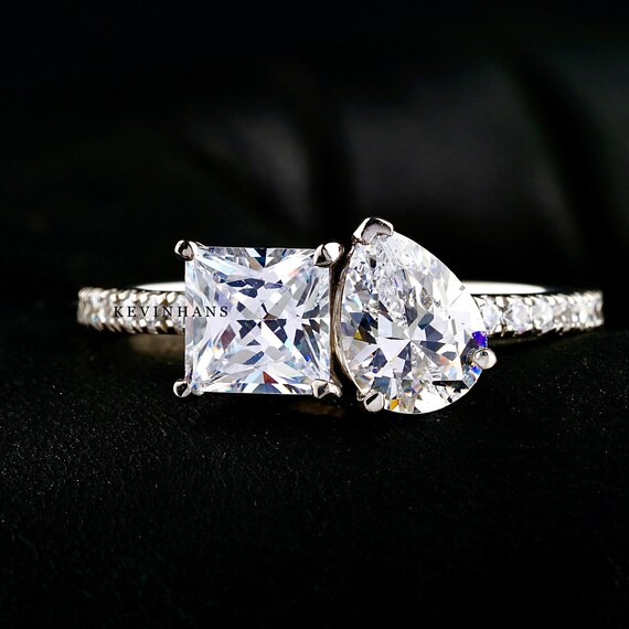 Double sale solitaire ring