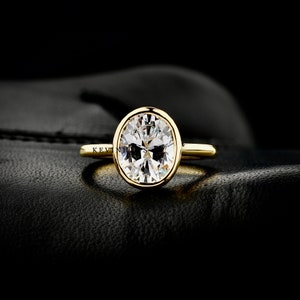 Anillo de moissanita de corte ovalado con engaste en bisel, anillo de compromiso de moissanita de corte ovalado de 2,00 quilates, anillo de diamantes cultivados en laboratorio de corte ovalado para mujer, regalo para ella.