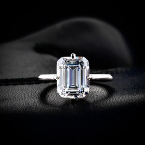 2,5 ct Farbloser Moissanit Solitärring im Smaragdschliff, Verlobungsring im Smaragdschliff, einzigartiger Ehering, Jahrestagsgeschenk Ring für Frauen