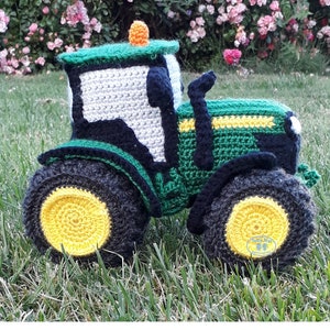 Toota's Tractor Crochet Pattern image 3