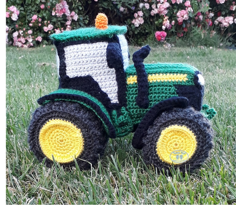 Toota's Tractor Crochet Pattern image 3